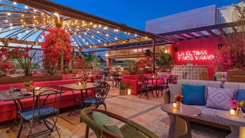 Discover Serena Rooftop Bar: Great food, excellent service, and a top view for a romantic night out.